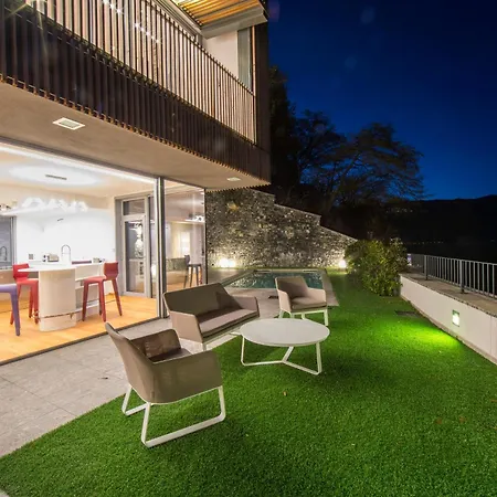Eliza Villa *